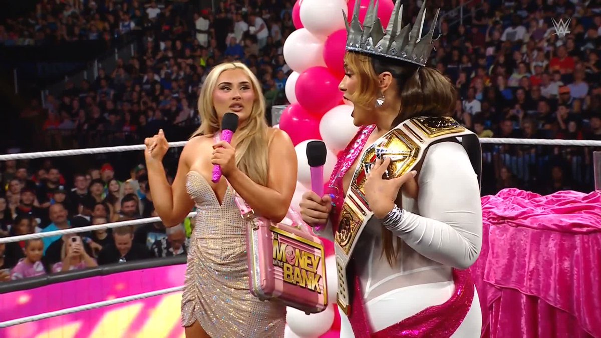 "I am your NEW WWE Women's Champion!" Nia Jax reminding everyone who she really is 😤 #SmackDown