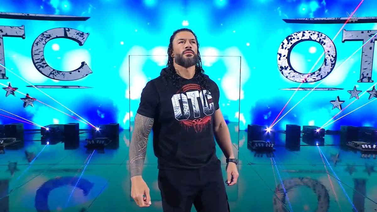 Roman Reigns has arrived ☝️ #SmackDown