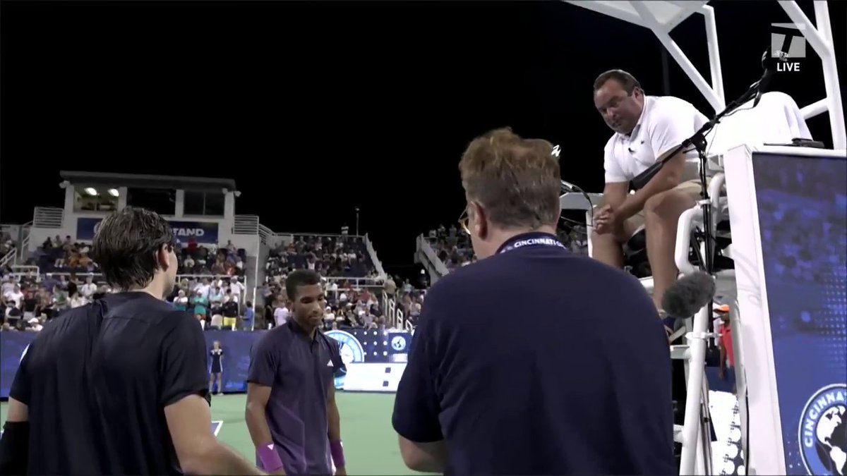 “It’s going to look ridiculous.” Felix Auger-Aliassime fired up at chair umpire after he makes controversial call to end match against Jack Draper. Watch the situation unfold ⬇️ #CincyTennis
