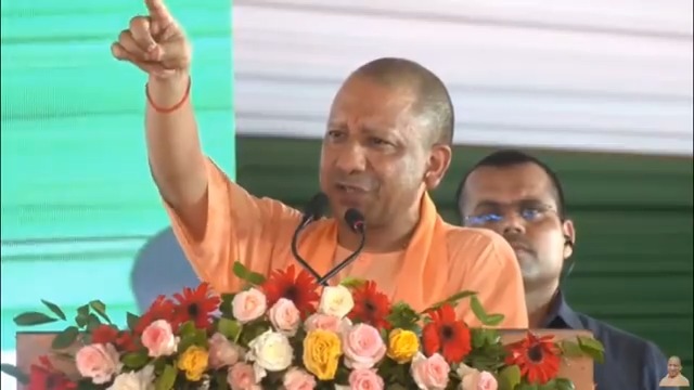 युवाओं के भविष्य के साथ किसी को भी खिलवाड़ करने की छूट नहीं दी जाएगी। अगर कोई खिलवाड़ करेगा तो उसकी पूरी संपत्ति जब्त करवाकर...