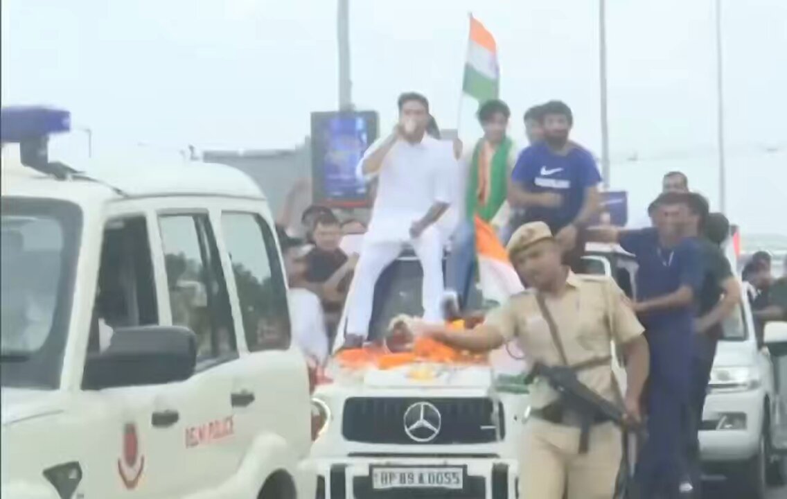 - Disqualified in Rio 2016 for being overweight. - Defeated in the quarterfinals of Tokyo 2020 - Disqualified in Paris Olympics 2024 for being overweight. - Gets celebrated with 0 medals & does roadshow with Deepender Hooda for Haryana Elections. But please don't call it Politics!