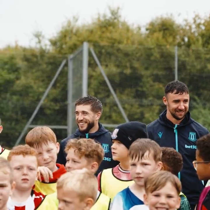 Surprise for young Stokies as stars visit summer soccer school. Lynden Gooch and Enda Stevens joined in with the fun at a #KelloggsFootball Camp in Longton this week. 🤝 @scfc_community