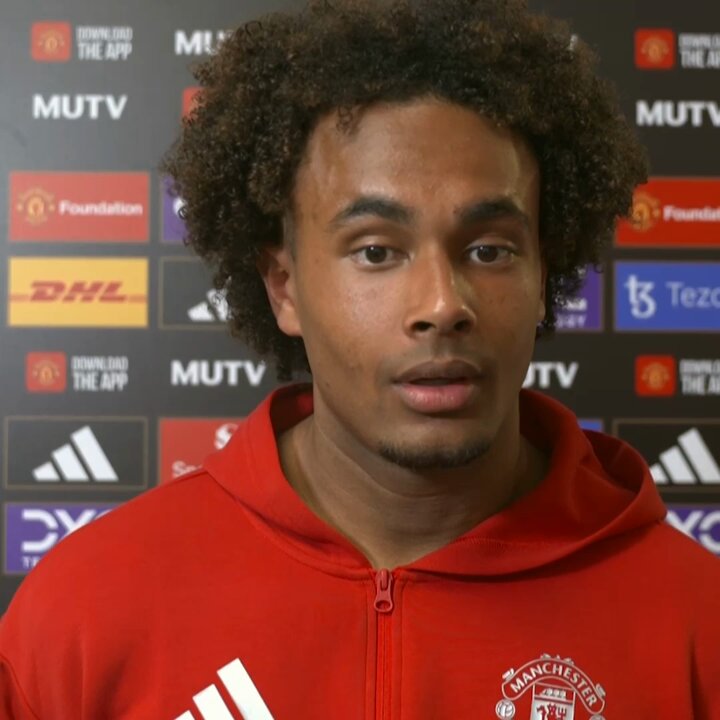 Josh Zirkzee 🤝 The Stretford End The start of something special ❤️ #MUFC || #PL