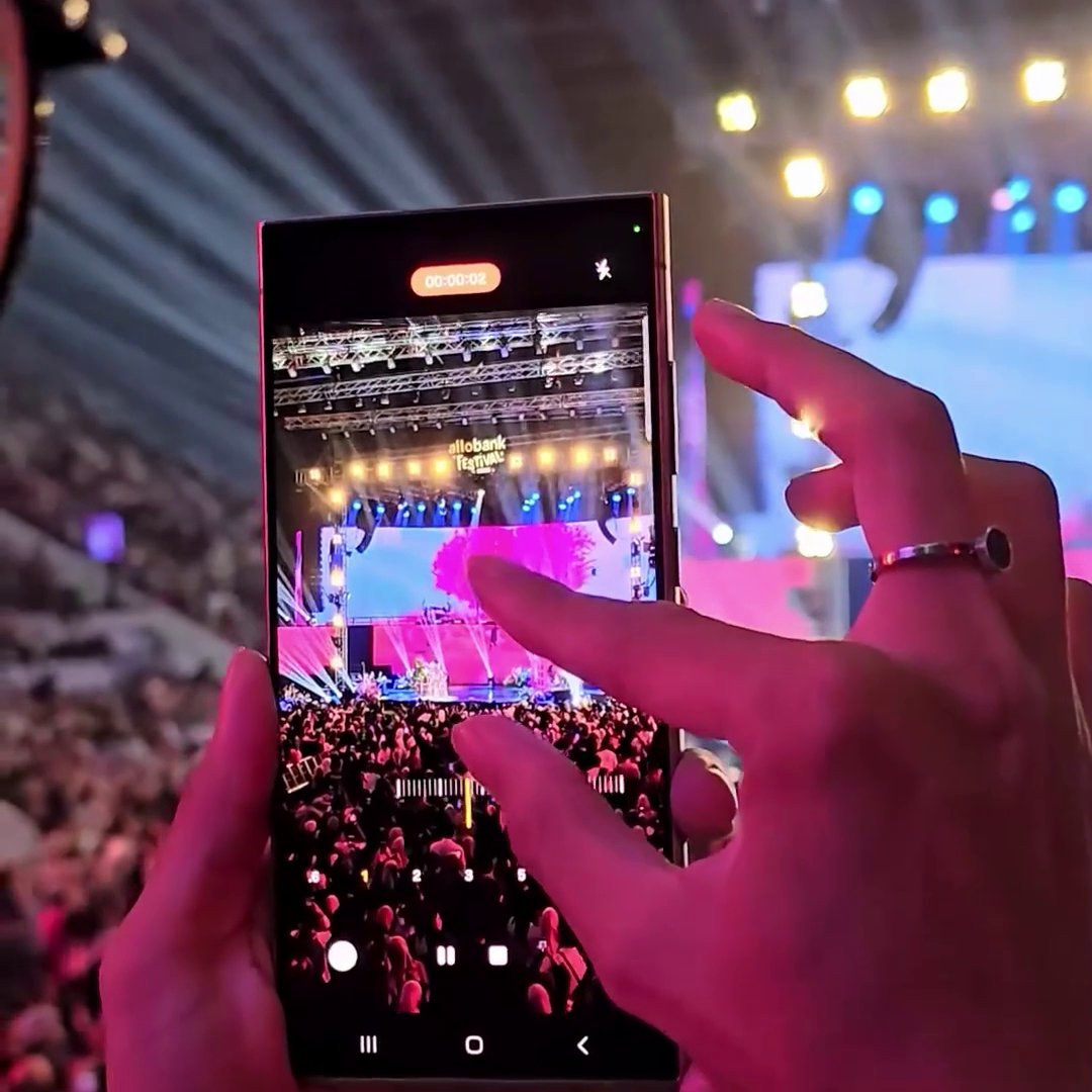 Raise your hand if you are a CONCERT GOERS! It’s time to showing off your #GalaxyS24 Series concert fancam! Share your best concert photo/video and get a chance to win the prizes! Upload now to be the next #Galaxys24Fans of concert goers! #GalaxyS24 #GalaxyAI #AImpowerYou