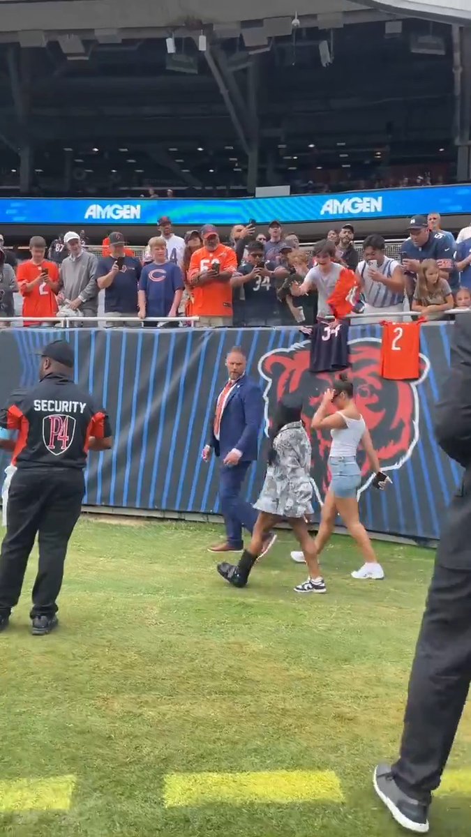 .Simone Biles is in Chicago 🗣️🐐 📺: #CINvsCHI -- 1pm ET on @NFLNetwork 📱: Stream on #NFLPlus