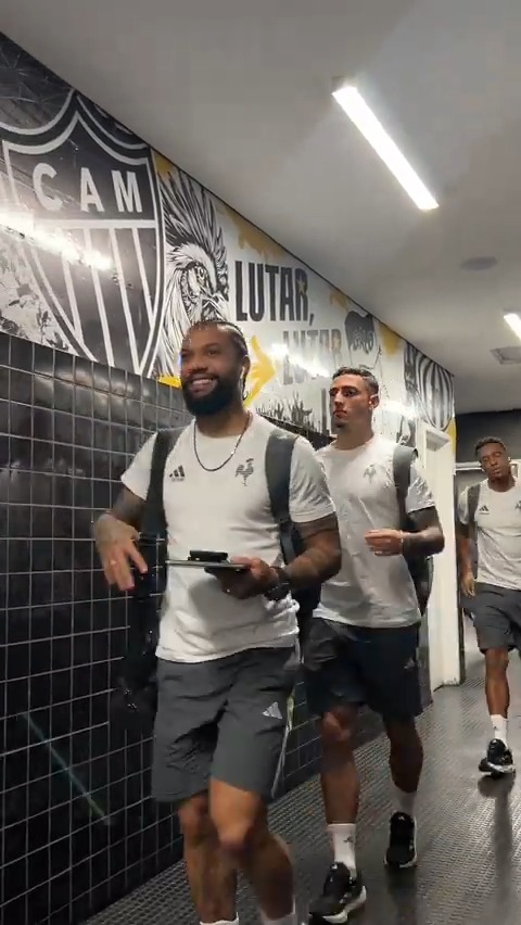 Galo presente na Arena MRV! 🏟️ É dia de Brasileirão Betano 🏴🏳️ #VamoGalo #CAMxCUI