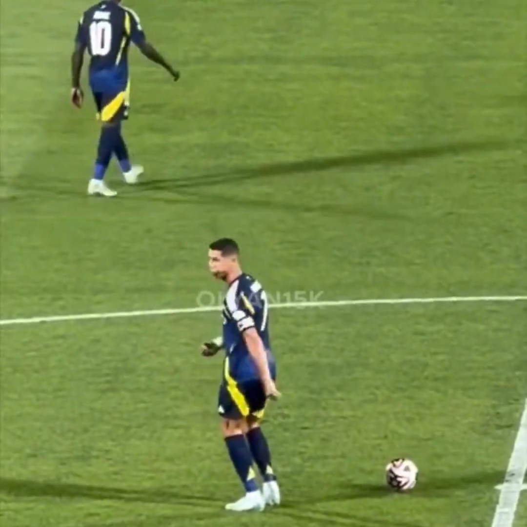 "Cristiano Ronaldo": Por los gestos que hizo a sus compañeros de Al Nassr en la #SaudiSuperCup