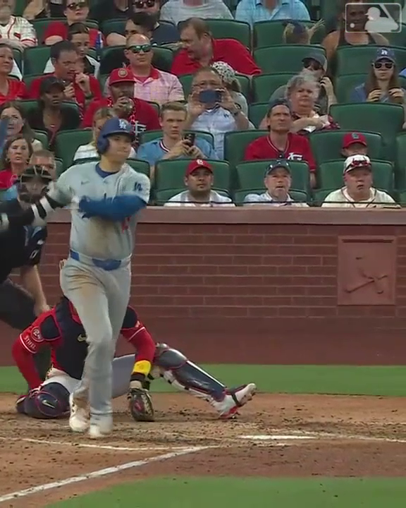 Shohei Ohtani con un batazo de 111.9 MPH de velocidad de salida. ☄️