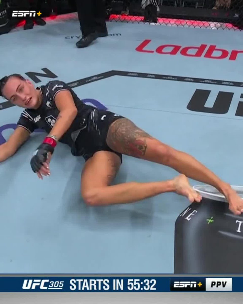 Casey O’Neill hit the Aussie break dancer celly. A+ #UFC305