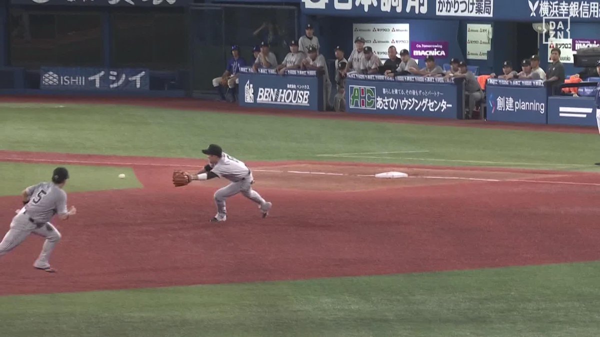 / 先頭を断つ \ あまりにも広い守備範囲 #坂本勇人 ファインプレー ⚾プロ野球(2024/8/18) 🆚 DeNA×巨人 📱Live on DAZN #DAZNプロ野球 #giants