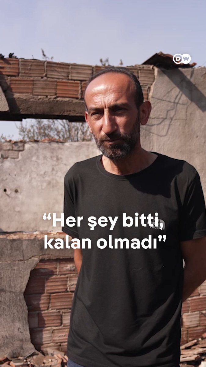 "Evim yandı kül oldu... Hani bitmenin ne olduğunu bilen insan var mı derseniz, ben bildim onu" "Su içecek bardak, ekmek kesecek bıçak yok" "Bir ustaya sordum burası kaça olur, 7,5 milyon dedi. İtfaiyenin projesine göre 250 bin" İzmir'deki yangının ağır bilançosu Kazım Kızıl
