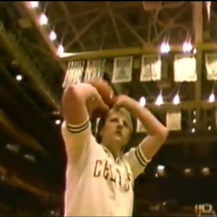 Larry Bird retired 32 years ago today at the age of 35. He played the last few of his 13 seasons with a severe back injury Still did this in his final weeks 49 PTS, 14 REB, 12 AST 25 PTS, 9 REB, 9 AST, 75% FG 21 PTS, 12 REB, 8 AST 16 PTS, 14 AST, 1 TO