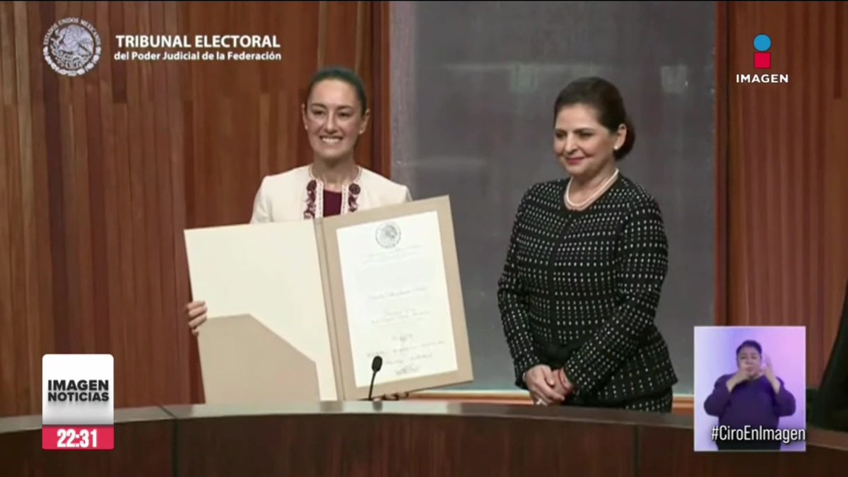 “Presidenta con ‘a’. No llego sola, llegamos todas”, con este mensaje, Claudia Sheinbaum Pardo recibió su constancia como la primera presidenta electa de México, en el Tribunal Electoral. Luego se trasladó al Teatro Metropolitan y así festejó: