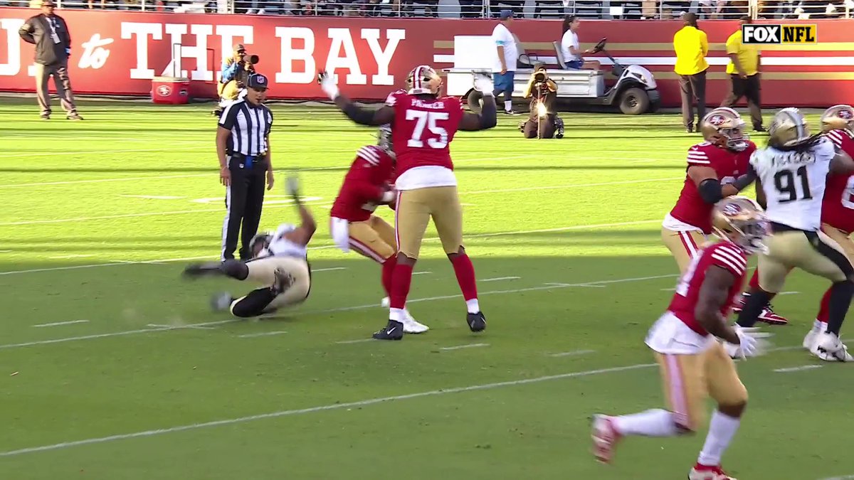 Brandon Allen with the fake 🤯 📺: FOX