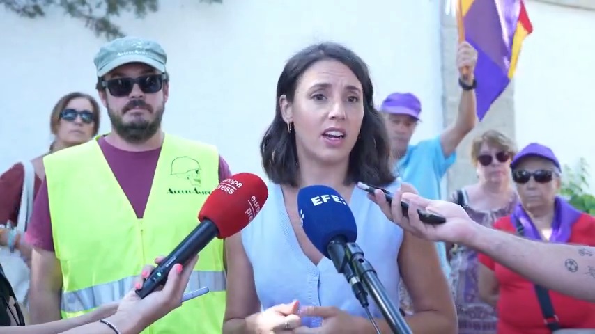 "Tenemos una tarea democrática de primer orden que es conseguir encontrar todas esas fosas y darles justa sepultura y honrar su memoria. Un país con memoria es un país con futuro". 🎥Irene Montero