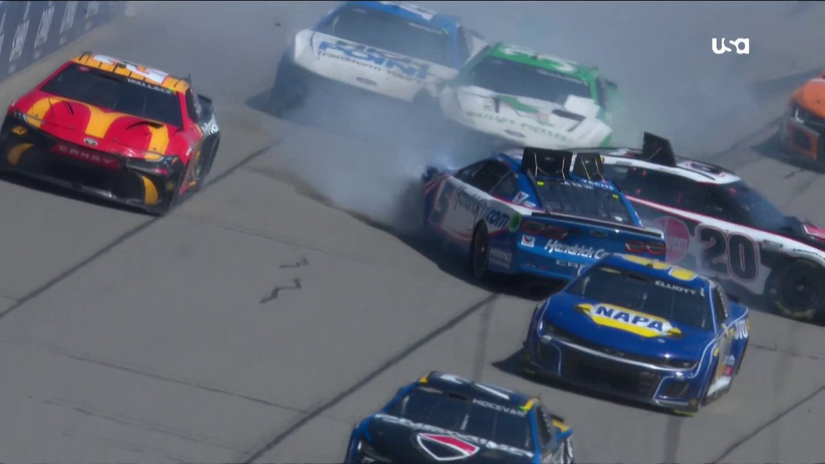 THAT'S A LOT OF DAMAGE. Kyle Larson, Bubba Wallace, Christopher Bell, Chris Buescher and MORE INVOLVED. #NASCAR 📺 : USA Network