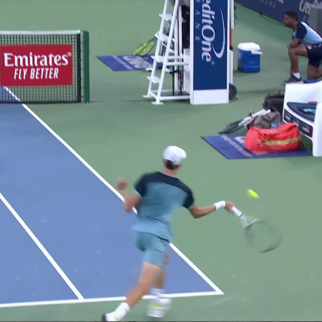 Jannik Sinner crushing a forehand down the line against Frances Tiafoe in the Cincinnati final. Few people can make smacking a tennis ball look so graceful. Clean as a whistle.