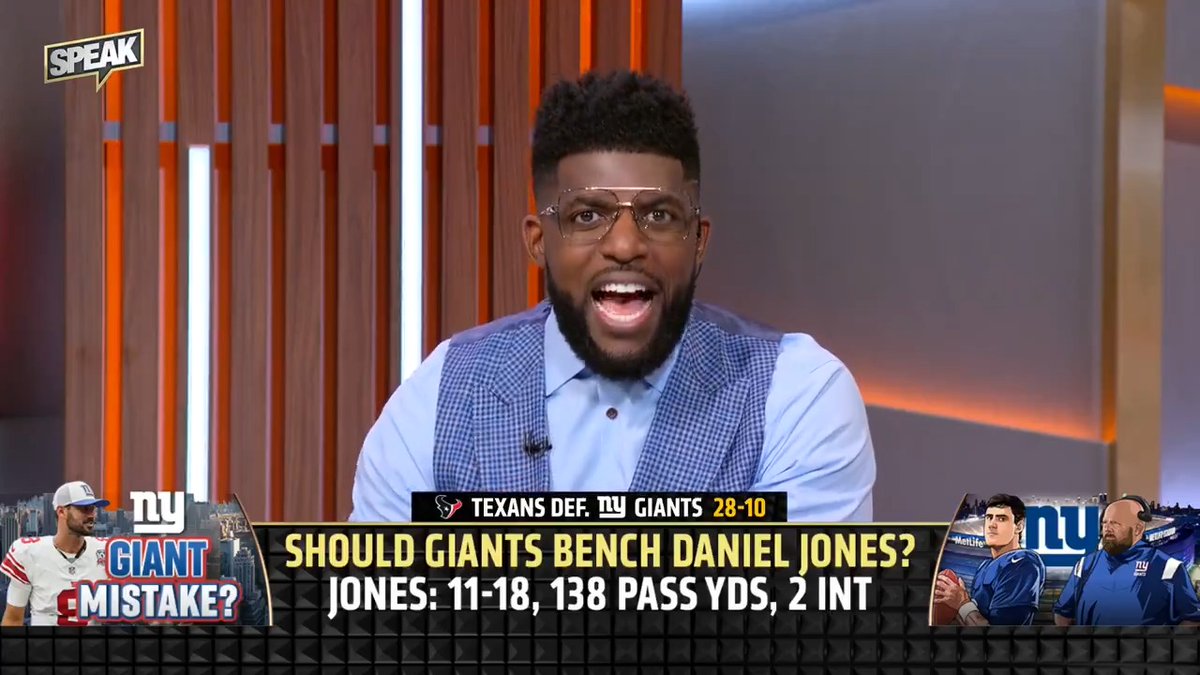 The Giants would be betraying their fan base and the other 52 men on the roster if they start Daniel Jones, based on recent tape.
