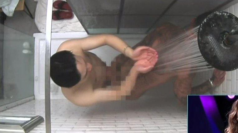 🔴 LO QUE QUERIAMOS VER TODOS 🔥👀: Yuhui y Manuel en pelotas duchándose en el baño #GranHermanoCHV El verdadero omega terminó siendo el Manuel 👀😆 TODO GRATIS TODO GAY 🔥🚬
