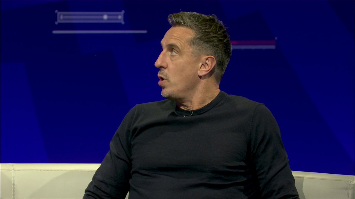 "I think Manchester United have got more in midfield" 👀 @Gnev2 and Jamie Carragher debate the Man United and Liverpool's midfields 🔍