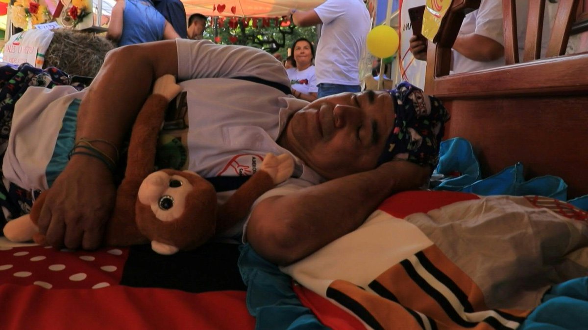 VIDEO: Colombians stay in their beds on the "World Day of Laziness", the closing day of a social and cultural festival held every year since 1985 in the municipality of Itagui, south of Medellin.