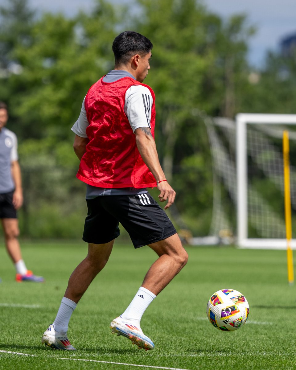 Langoni putting in work! 🦞 Primer entrenamiento 👊 #NERevs · Luca Langoni