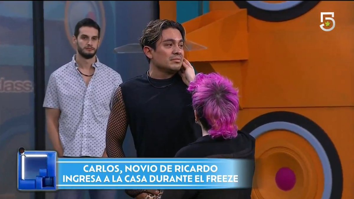 ¡Momentazooooo que vivimos con Carlos, el novio de #RicardoPeralta, en el freeze! 🥲🥲🥲 #LaCasaDeLosFamososMx 🏠