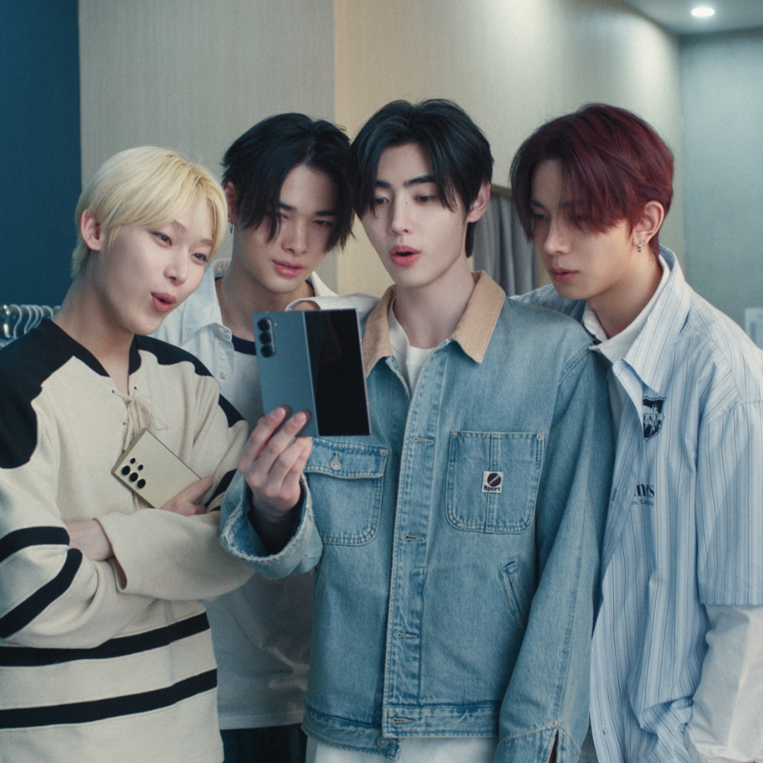 Did #HEESEUNG pick out the right shirt for #NI_KI? See if the words are a good match with Circle to Search with Google. ENHYPEN OFFICIAL #GalaxyZFold6 #GalaxyS24Ultra #GalaxyxENHYPEN Learn more: |