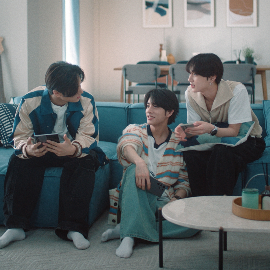 See how #JAY, #JAKE and #JUNGWON get delicious dessert from their feed to their flat, thanks to Circle to Search with Google. Yum! 😋 ENHYPEN OFFICIAL #GalaxyZFold6 #GalaxyS24Ultra #GalaxyxENHYPEN Learn more: |