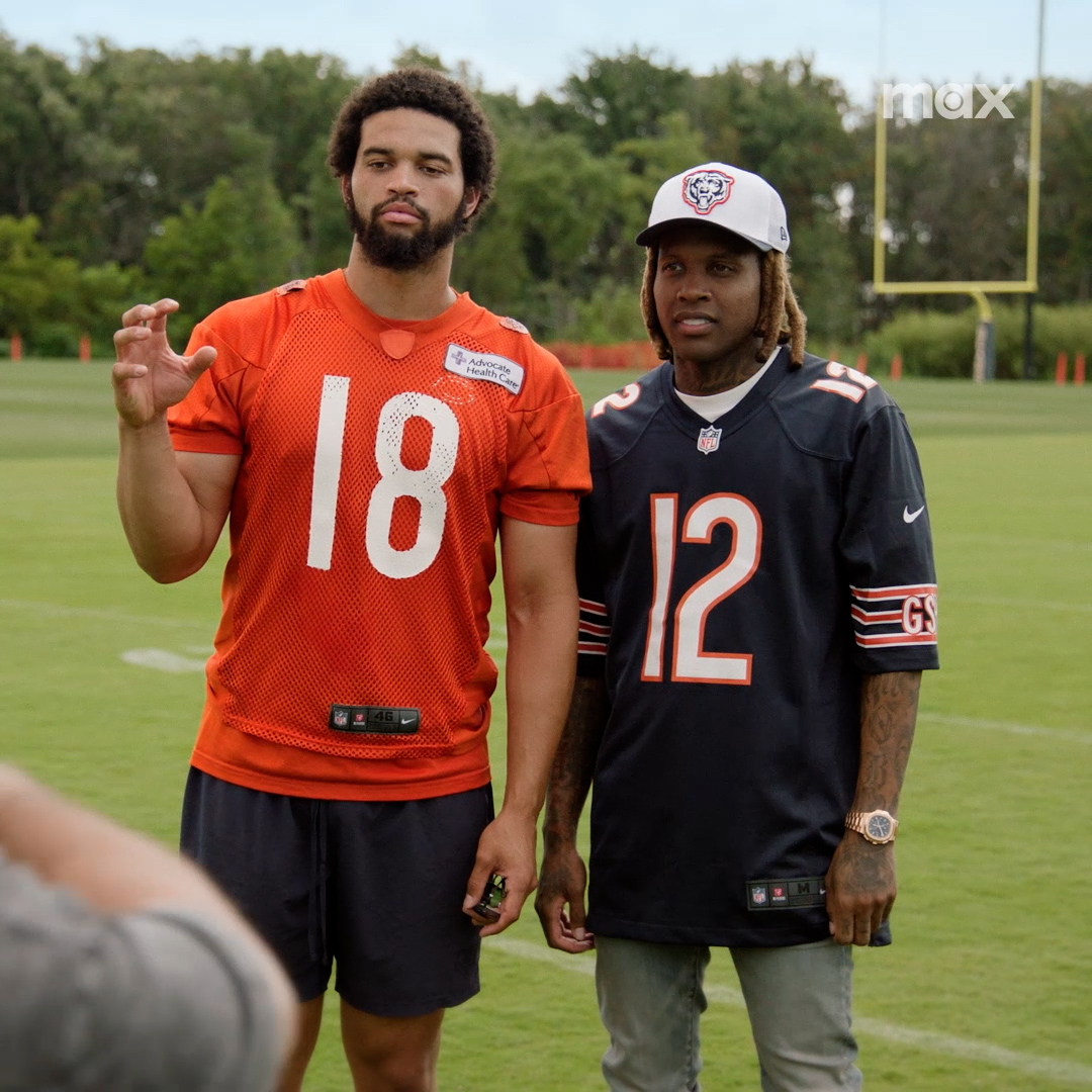 Chicago native THE VOICE pulled up to Chicago Bears practice 🔥 #HardKnocks with the Chicago Bears available now on hbo max fka