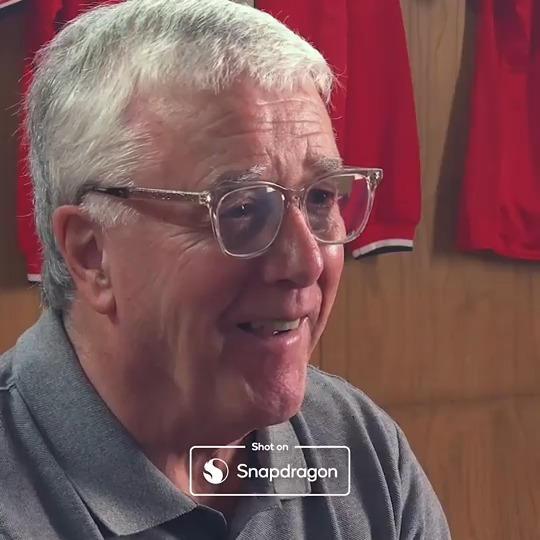 "Hard work, but loved every minute of it!" ๐ซถ In the latest episode of What Moves Me, former kitman Albert Morgan talks through his role at United, his relationship with the fans and his thoughts on this season's new home kit ๐คฉ๐ #UnitedBySnapdragon || #ShotOnSnapdragon