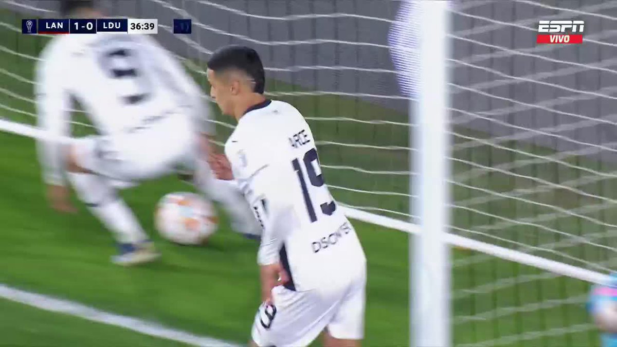 El paraguayo Alex Arce firmó el 1-1 de Liga de Quito 🇪🇨 ante Lanús 🇦🇷. El paraguayo lleva 24 goles en 30 partidos con el equipo ecuatoriano.