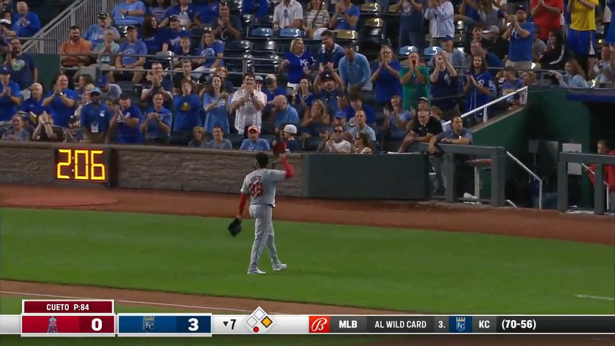Royals fans don't forget Johnny Cueto's contributions to the 2015 team 👏