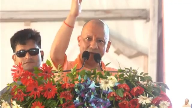 समाजवादी पार्टी का मॉडल वही है, जो आपने कन्नौज में 'नवाब ब्रांड' देखा है... जब कार्रवाई होती है तो समाजवादी पार्टी के मुखिया बड़ी बेशर्मी से उन दुष्कर्मियों के साथ खड़े होते हुए दिखाई देते हैं...