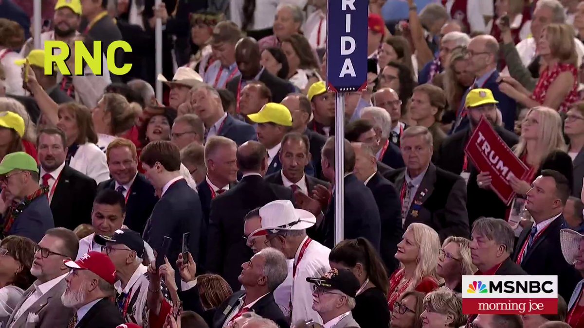 Battle of the bands: RNC vs. DNC