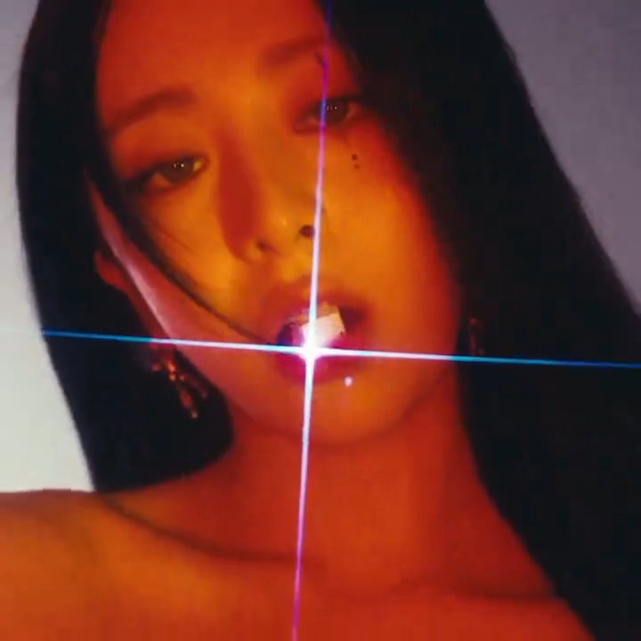 LE SSERAFIM 4th Mini Album "CRAZY" Track #4: 𝟭-𝟴𝟬𝟬-𝗛𝗢𝗧-𝗡-𝗙𝗨𝗡 #LE_SSERAFIM #르세라핌 #LE_SSERAFIM_CRAZY