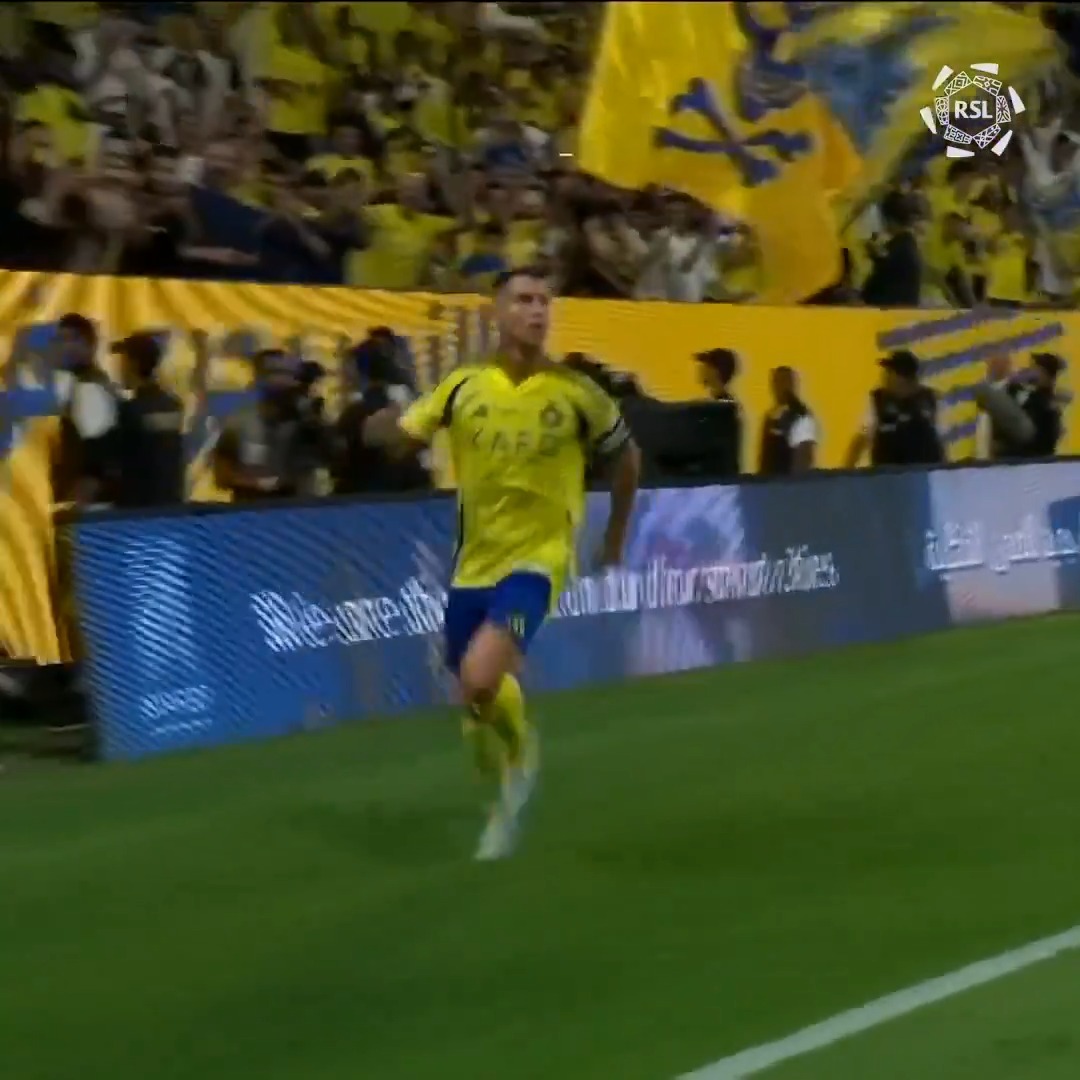 Air Ronaldo still going strong 🛫 (via دوري روشن السعودي)