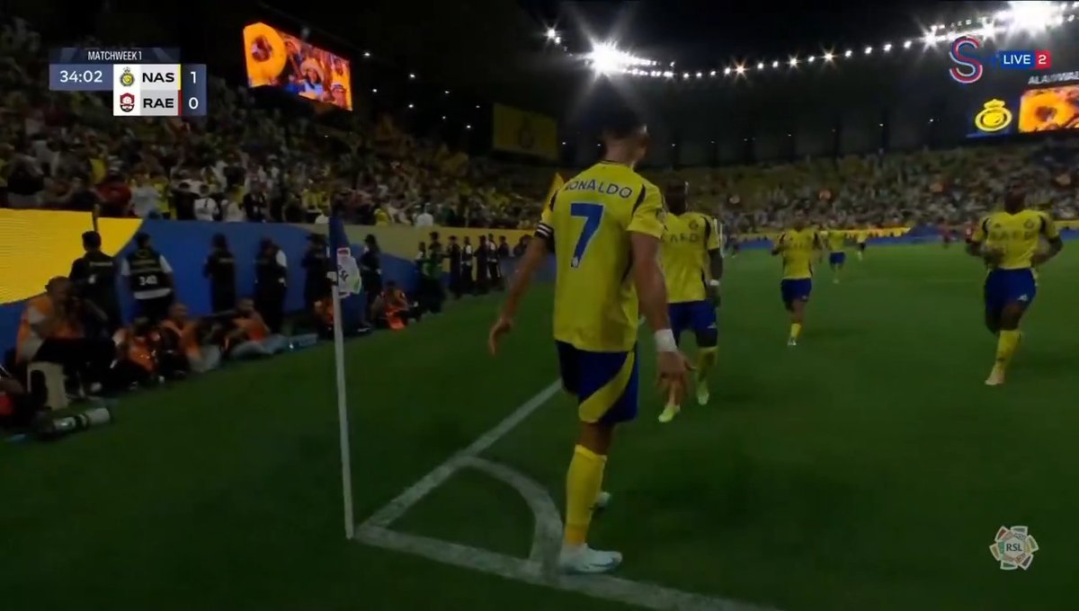 Cristiano Ronaldo havada asılı kaldı.