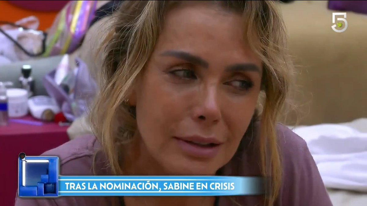 A #SabineMoussier le afectó la Nominación y se quebró 😔💔 #LaCasaDeLosFamososMx, de lunes a viernes 10:00 p.m. por #El5, domingos, 8:30 p.m. por #LasEstrellas y 24/7 por #VIX 📺📱