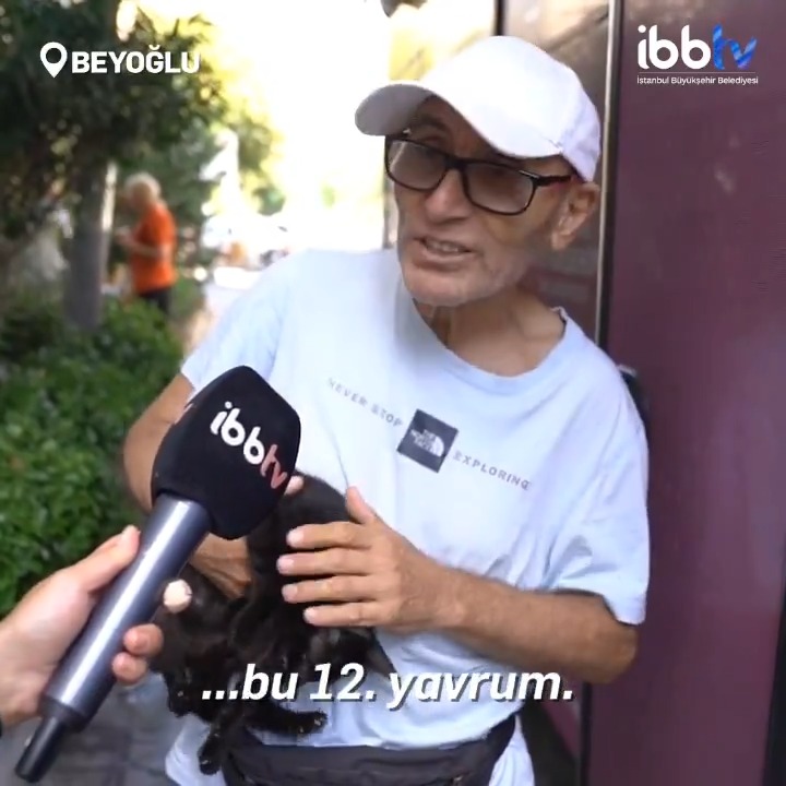 İBB'nin sokağa uzanan sevgi eli VETBÜS'ü var. 39 ilçede hizmet veren mobil klinikte sokak hayvanlarının bakım ve tedavilerini yapıyoruz.