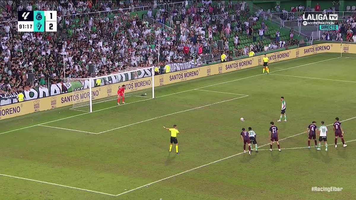 Un gol abajo, con todo tu público animando en El Sardinero, y Andrés Martín no falla en el descuento... UN GOL QUE VALE UN PUNTO 🤩 #LALIGAHYPERMOTION