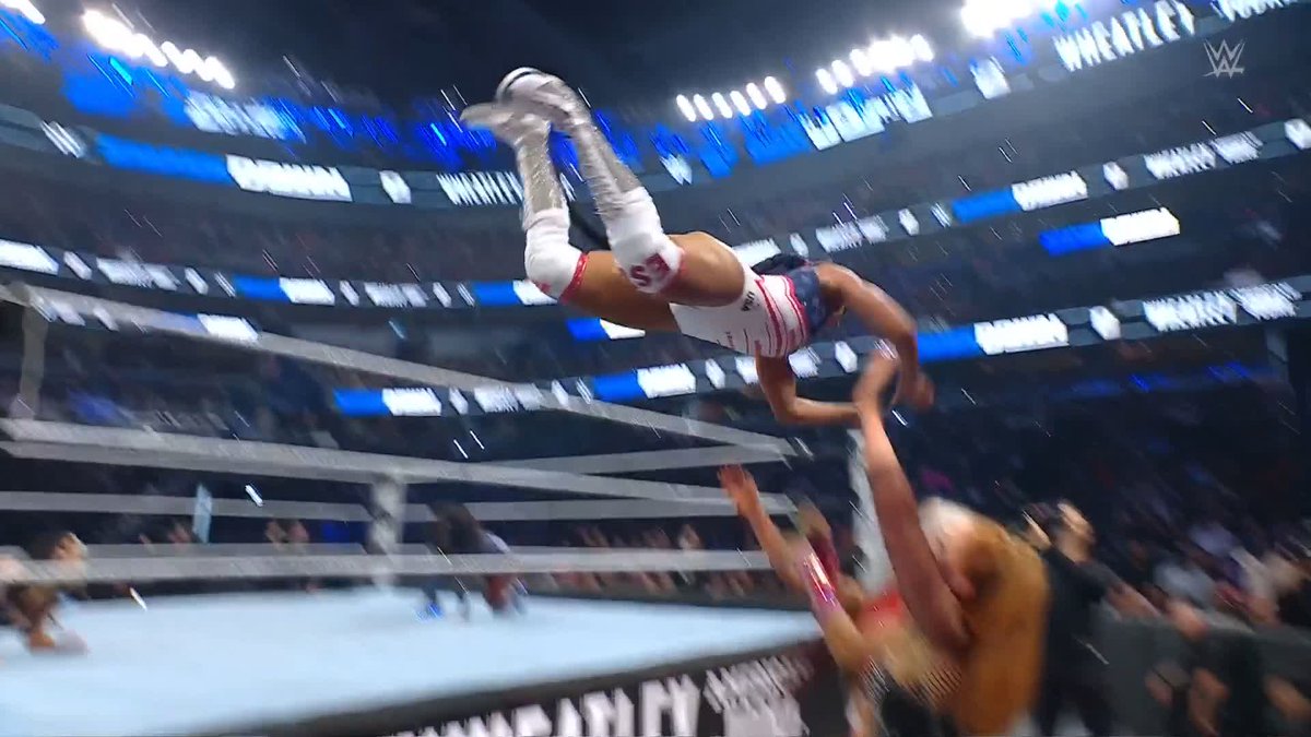 Just know that messing with Jade Cargill, means messing with Bianca Belair too! 😤 #SmackDown