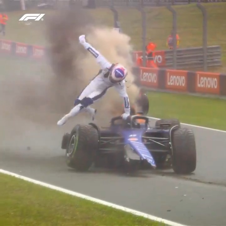 Logan Sargeant's FP3 ended in dramatic fashion 💥 #F1 #DutchGP