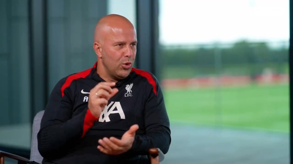 Arne Slot discusses his use of full-backs at Liverpool with Jamie Carragher... 🧠💭 The full interview will be available during Super Sunday or on our YouTube channel! ⏳