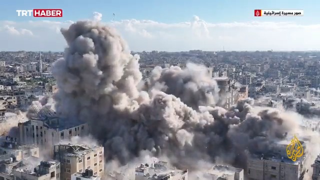 Soykırımcı İsrail ordusu Han Yunus’un en büyük camisini vurdu...