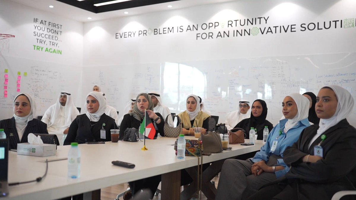 ضمن برنامج PR Academy التدريبي المقدم من "بيتك"، نظمنا لطلبة البرنامج ورشة عمل مقدمة من إدارة الابتكار الرقمي في بيت التمويل الكويتي وصاحبها حلقة نقاشية تم من خلالها تبادل الأفكار والحديث عن أهم مفاهيم التحول الرقمي الابتكار #KFHCSR #KFHYouth