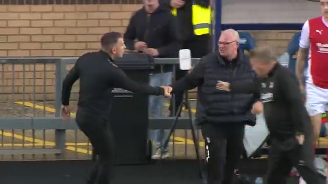 Steve Evans is the worst loser in football 🤣🤣