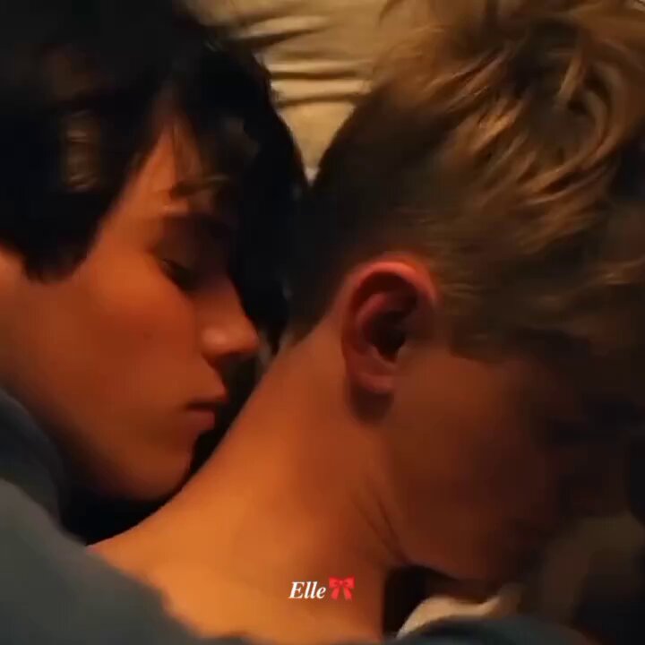 Milla: Assiste Rykter, tá todo mundo assistindo. Eu: Eu não sou todo mundo! Eu indo assistir só pra falar mal e... Acho que me apaixonei pelo Mathias e Erik 🥺🩷 #Rykter