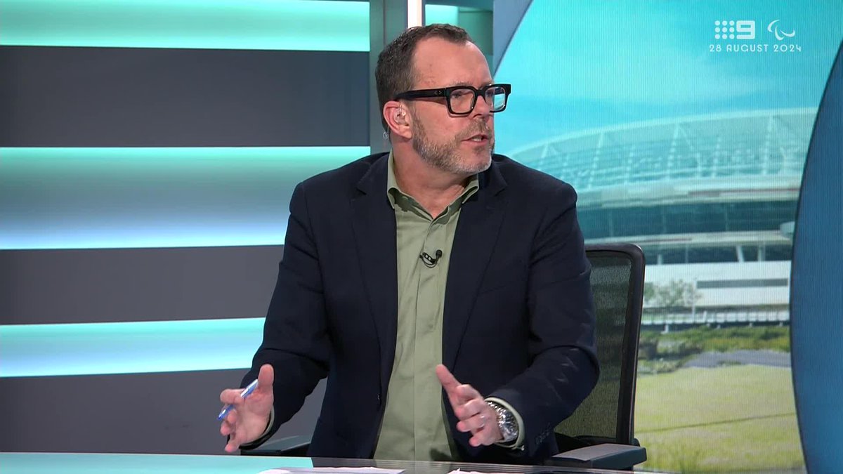 "At what point does the question mark become bigger over Alastair Clarkson?" "I think it has to be asked right now." Damian Barrett believes North Melbourne needs an 'all of club review' after another tough year for the Roos. #9AFLSFS | Nine & 9Now 🖥️