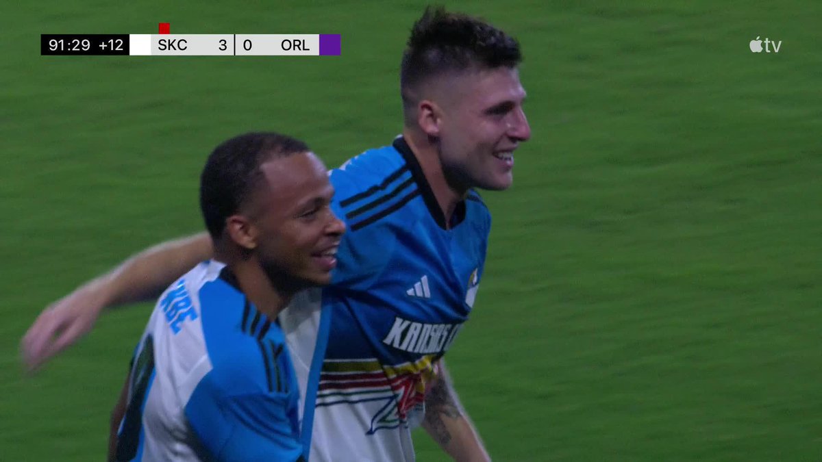 Remi Walter seals the deal for Kansas City! That's 3-0 for the home squad.